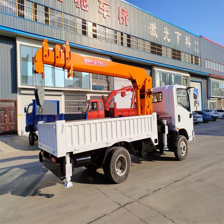 百色市三轮随车吊定制 农用改装机自备吊中瑞长期出售